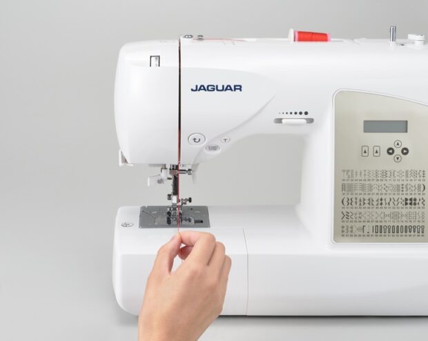 Jaguar DQS 377 Sewing & Quilting Machine - Image 3